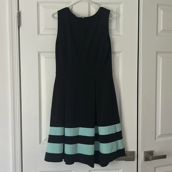 Women’s 8 Calvin Klein Black Dress - Picture 4 of 4